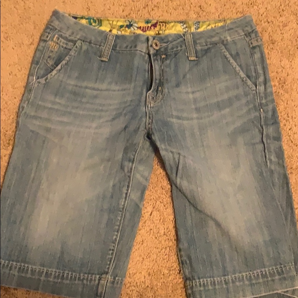 Miss me Jean Bermuda short size 29